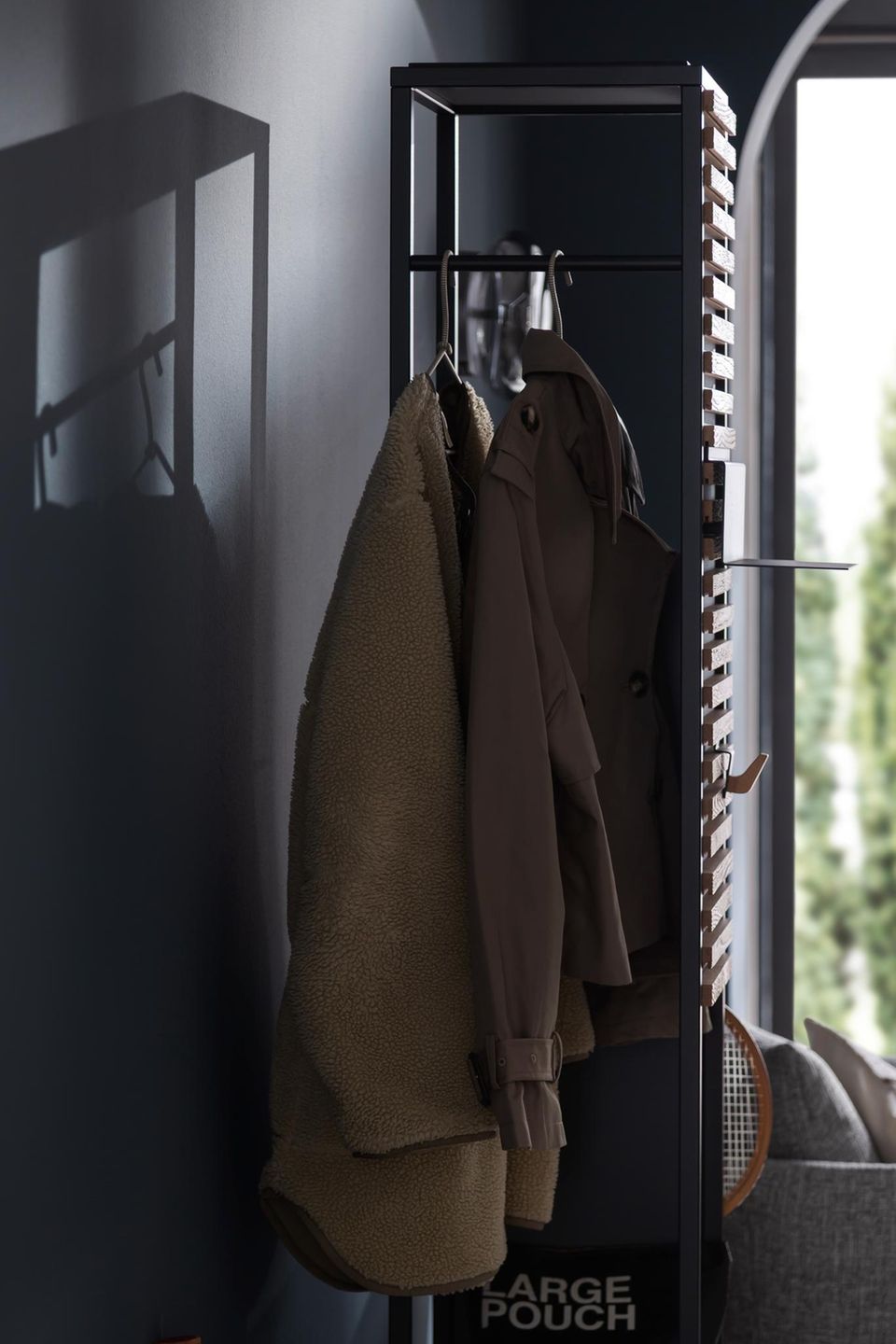 Garderobe für schmale Flure: Platzsparende Lösungen & Ideen